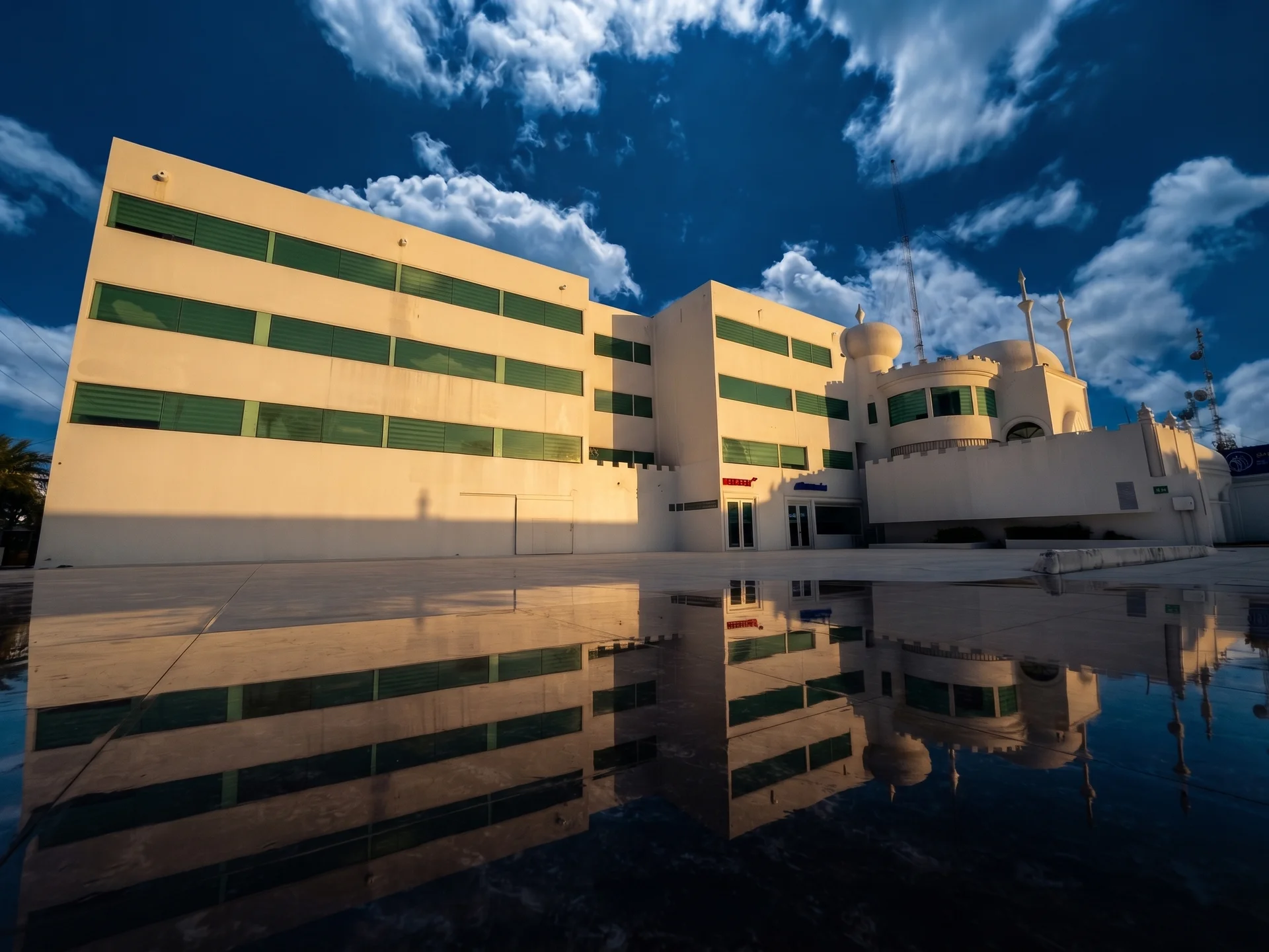 Fachada de Hospital Dubai en Matamoros, Tamaulipas